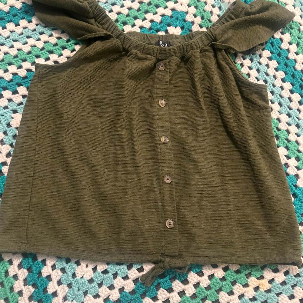 A.N.A A New Approach Hunter Green Button Down Top Regular Size Small